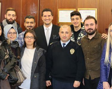 SHMYO Ekibi olarak Zeytinburnu Emniyet Müdürluğü'ne Beşiktaş'ta yaşanan acı olaydan dolayı başsağlığı ziyaretinde bulunduk.
